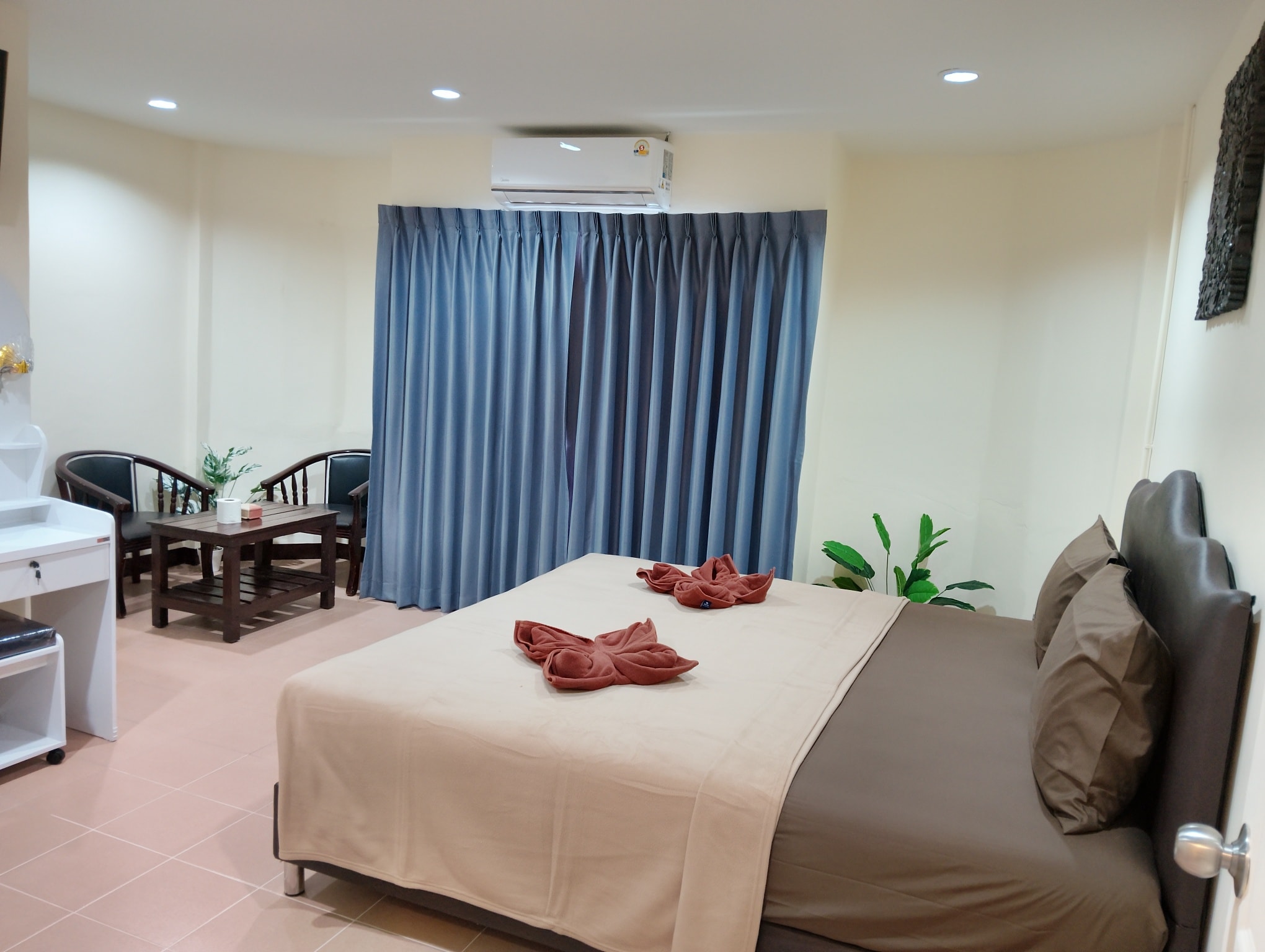 อลินดา เรสซิเด้นซ์ - ที่พักภูเก็ตราคาหลักร้อย สะอาด สบาย ที่อลินดา เรสซิเด้นซ์